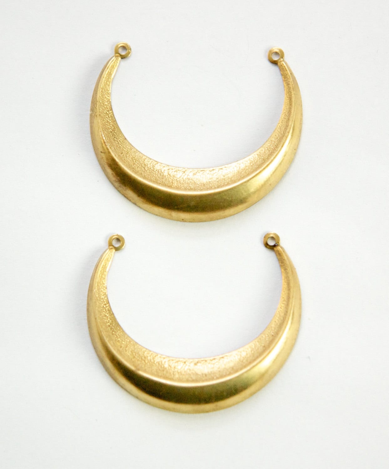 2 Loop Large Raw Brass Dapped Crescent Pendant Link (4) mtl083A