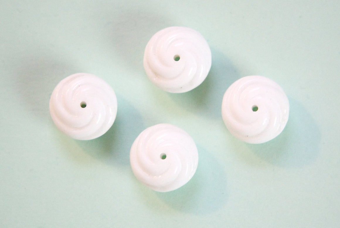 Vintage German Swirled White Glass Beads 15mm (6) grm068A