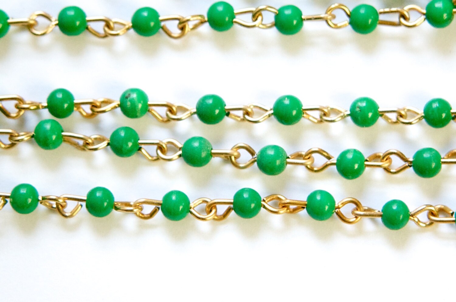 Vintage Jade Green Plastic Beaded Chain Coppery Gold Links Japan chn020K