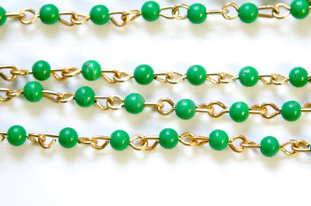 Vintage Jade Green Plastic Beaded Chain Coppery Gold Links Japan chn020K