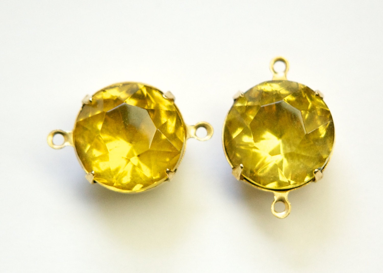 Vintage Jonquil Faceted Glass Stones 2 Loop Brass Settings 15mm rnd012J2