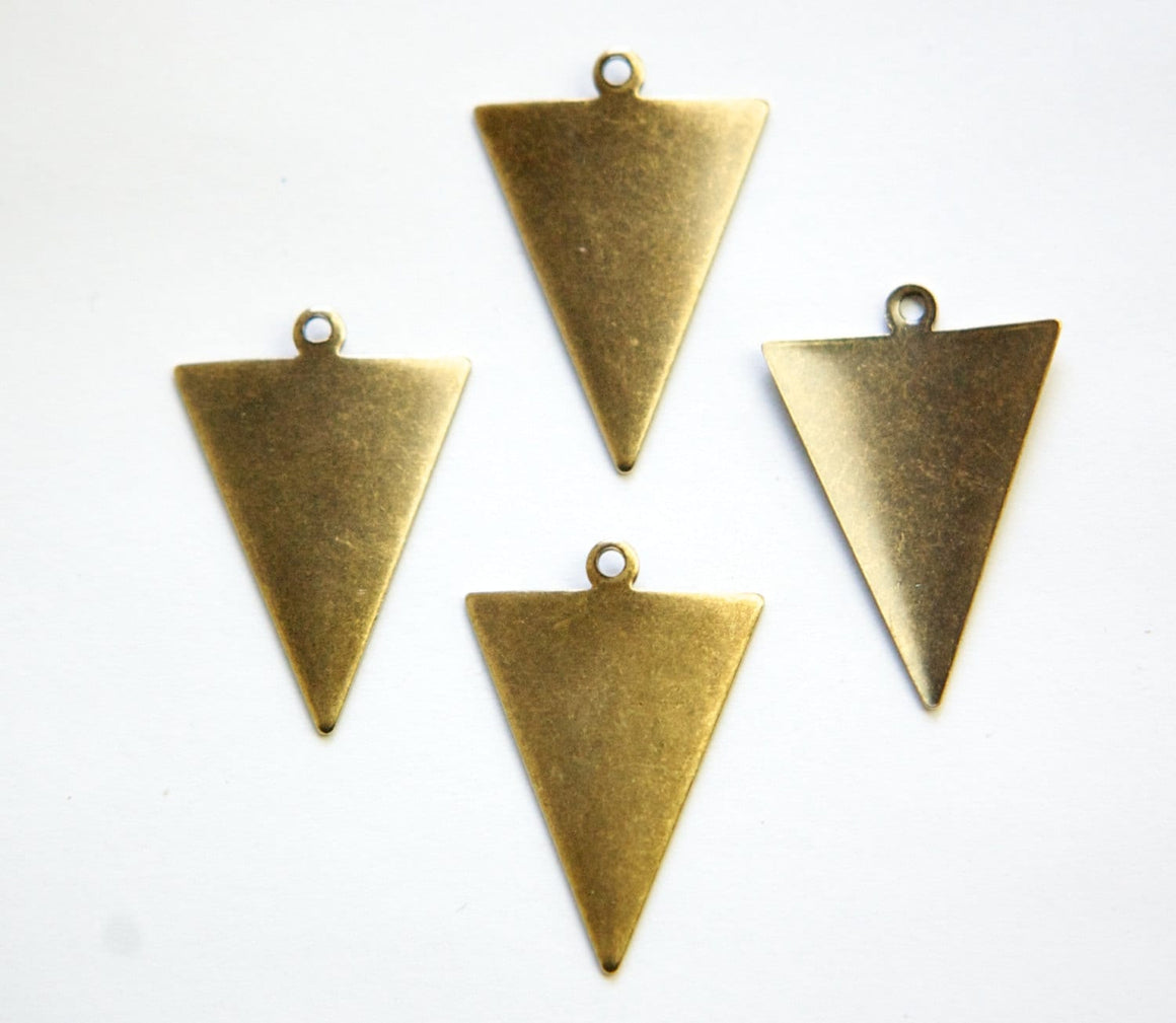 1 Loop Dapped Brass Ox Triangle Pendant Findings (8) mtl383B