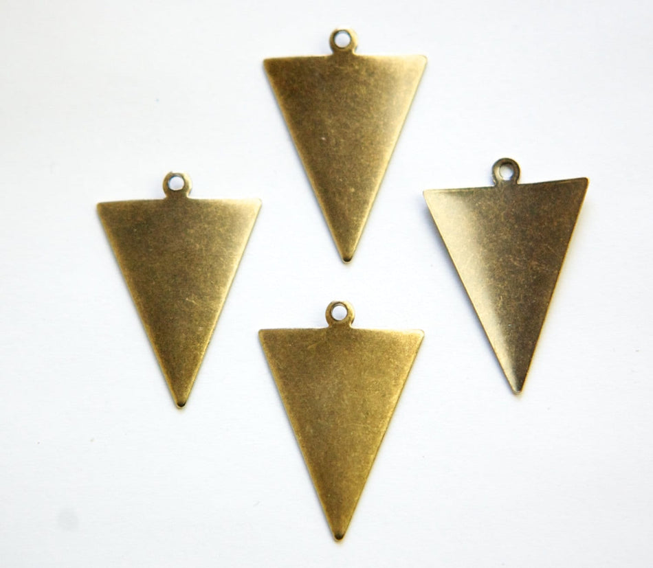 1 Loop Dapped Brass Ox Triangle Pendant Findings (8) mtl383B