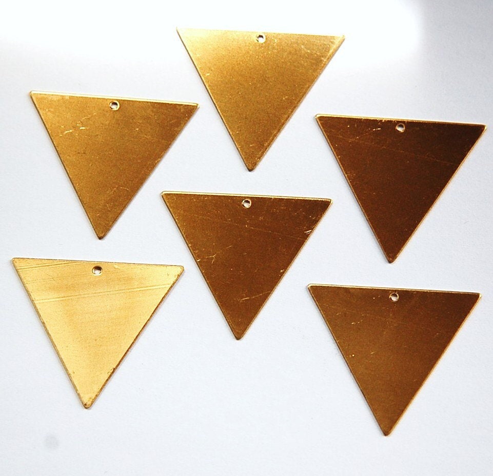 1 Bottom Hole Raw Brass Flat Geometric Triangle Pendant Charm 35mm (4) mtl145E