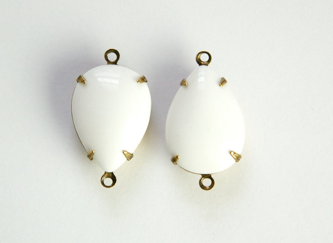 Vintage White Glass Teardrop Stones 2 Loop Brass Ox Setting 18x13mm par011LL2