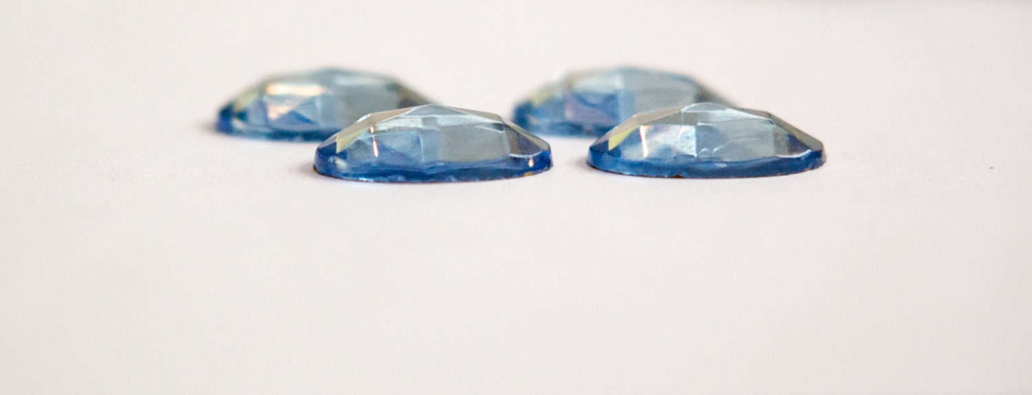 Vintage Light Sapphire Faceted Glass Cabochons 14x10mm cab577Y