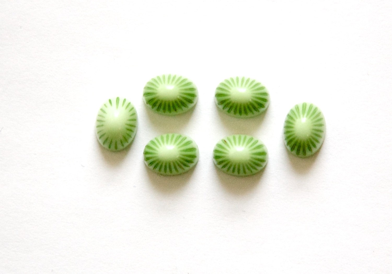 Vintage 2 Tone Green Etched Top Acrylic Cabochons 8x6mm cab810C