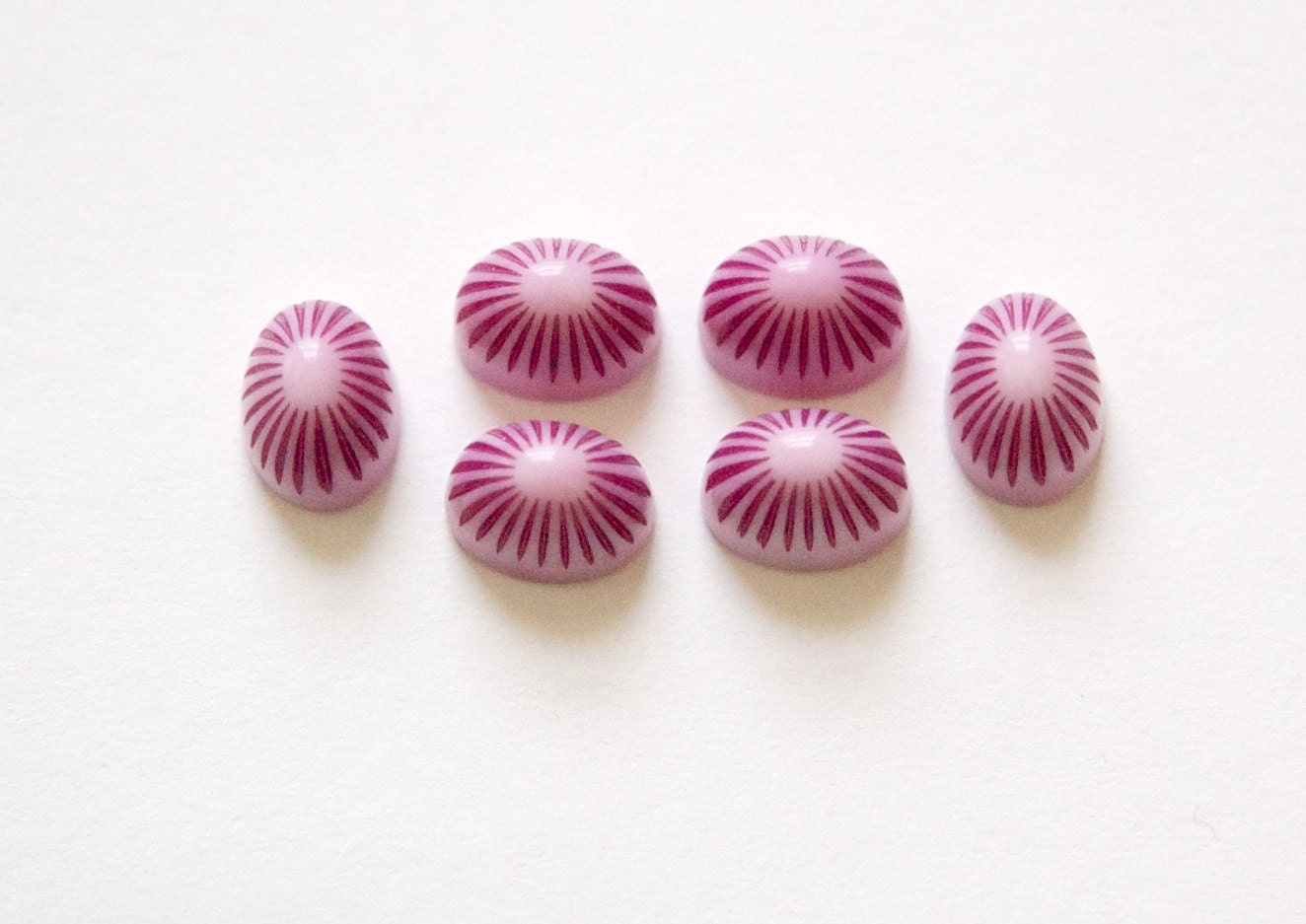 Vintage 2 Tone Purple Etched Top Acrylic Cabochons 8x6mm cab810B