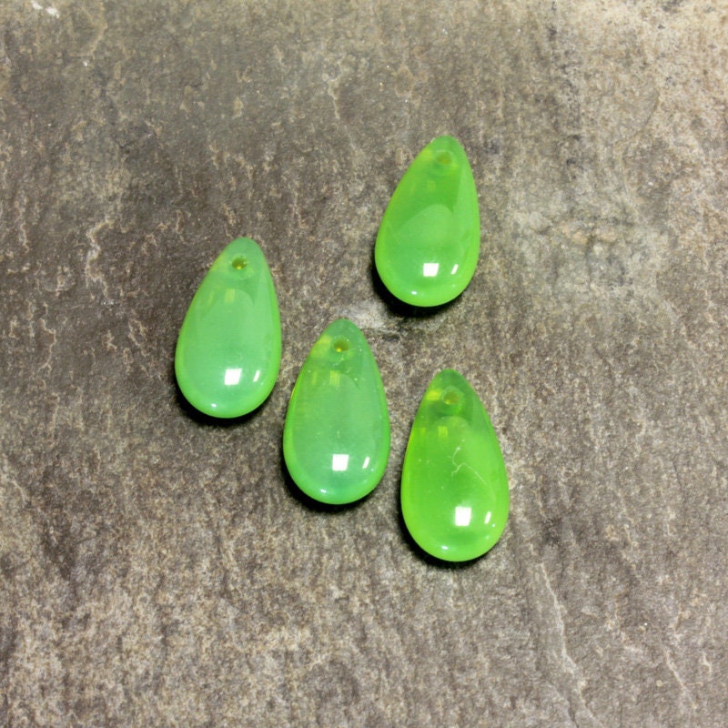 14x7mm Green Opal Czech Teardrop Glass Beads (10)