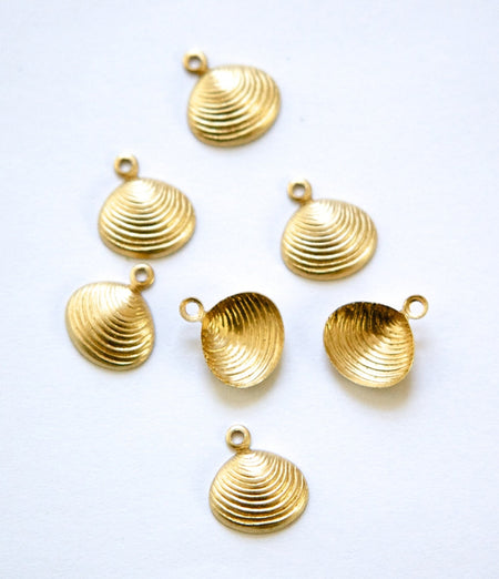 Top Loop Raw Brass Ribbed Clam Shell Charm (8) chr019A