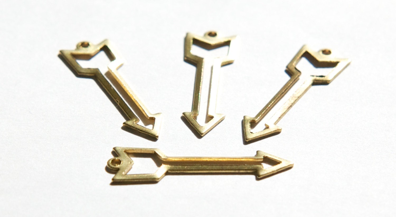 Raw Brass 1 Loop Open Arrow Charm Pendant (8) mtl409A