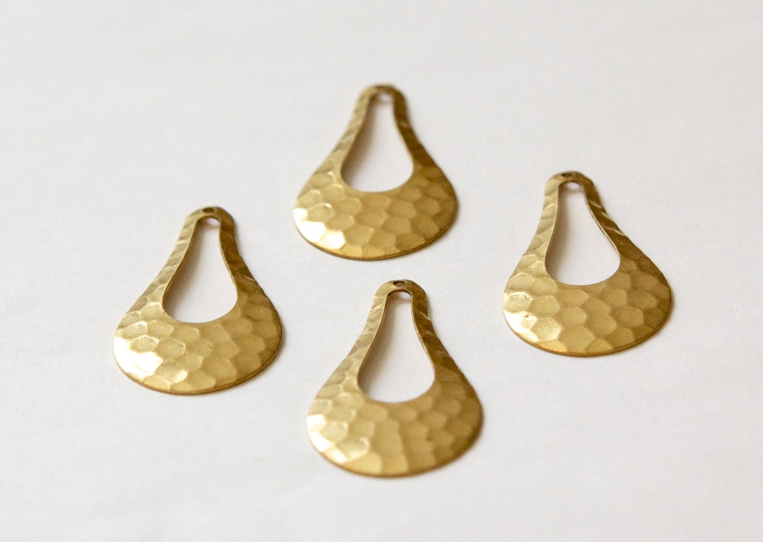 1 Hole Hammered Raw Brass Pear Drop Pendant Drops (4) mtl410A