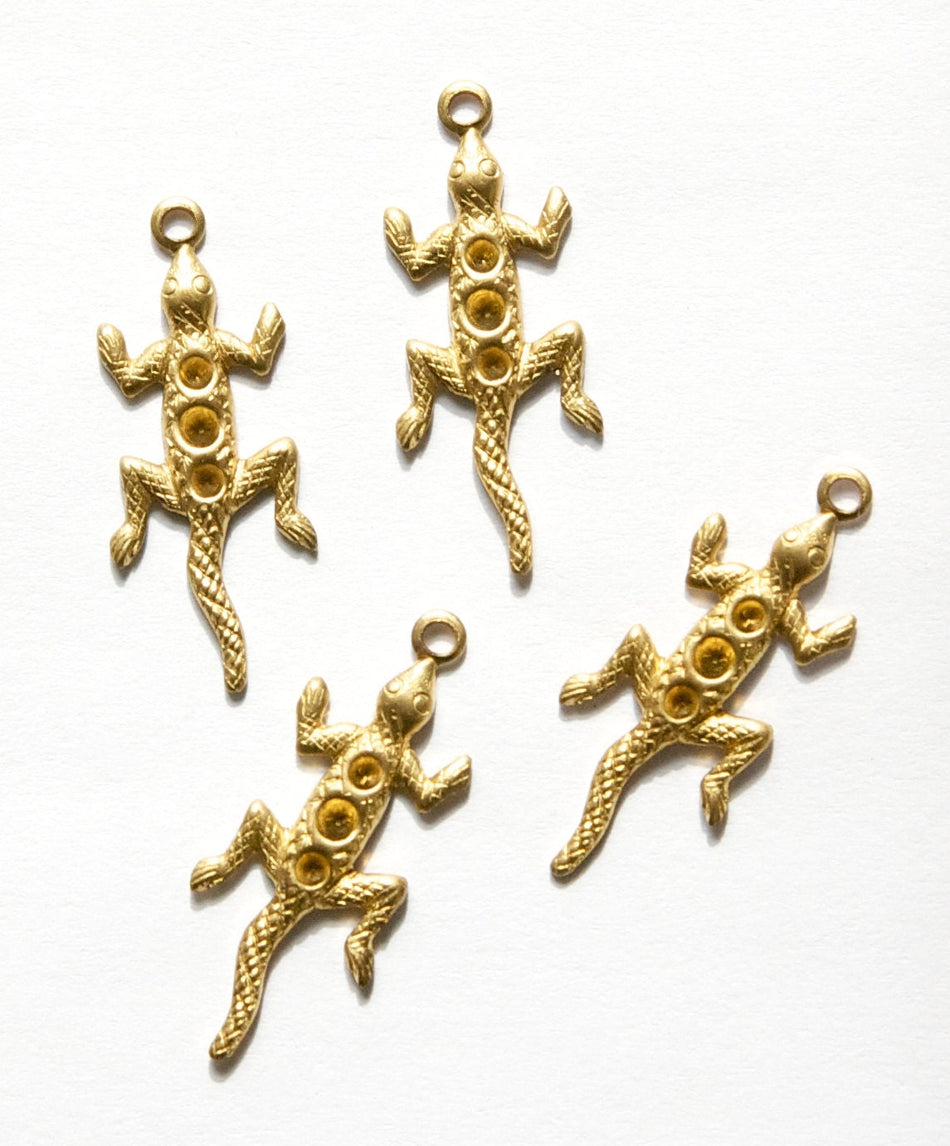 Raw Brass Lizard with Settings Findings Charms (8) chr111B