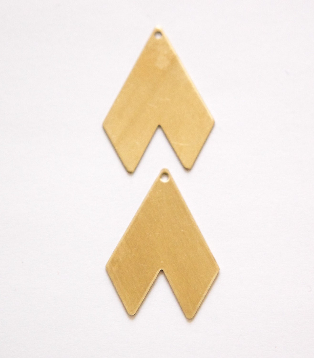 1 Hole Raw Brass Inverted Flat V Pendant (6) mtl415A