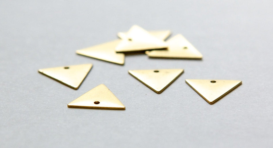 1 Hole On the Flat Side Raw Brass Triangle Charms Drops 13mm (10) mtl147L
