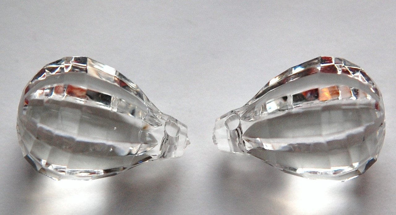 Vintage Crystal Clear Faceted Acrylic Pendants Drops Sm pnd072