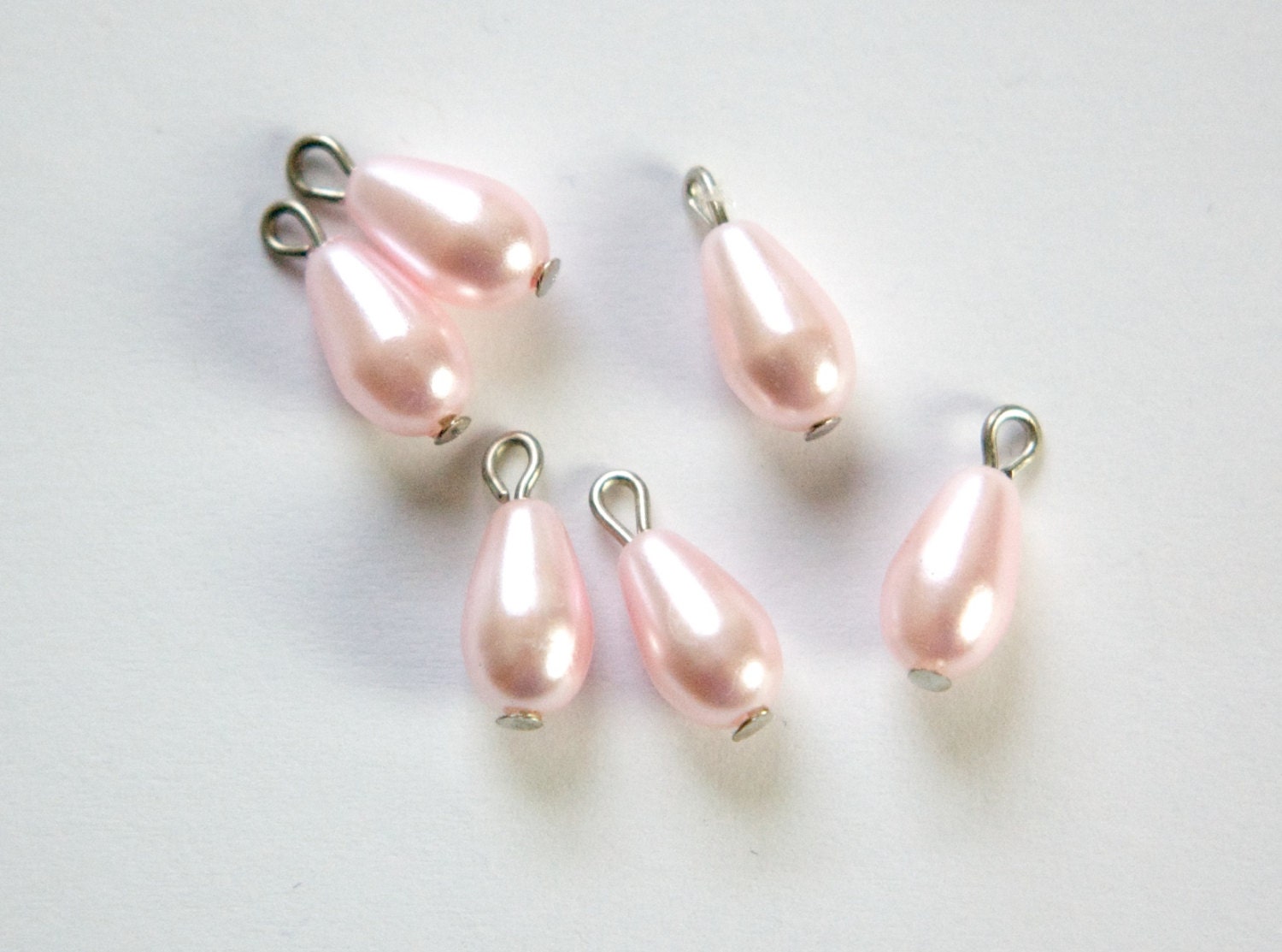 Vintage Acrylic Faux Pearl Teardrop Pink Silver Loop (8) drp122D