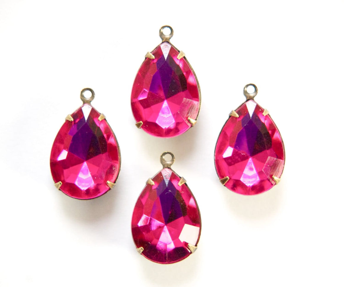 Vintage Faceted Acrylic Pink Teardrops 1 Loop Brass Ox Setting 18mm x 13mm par011D