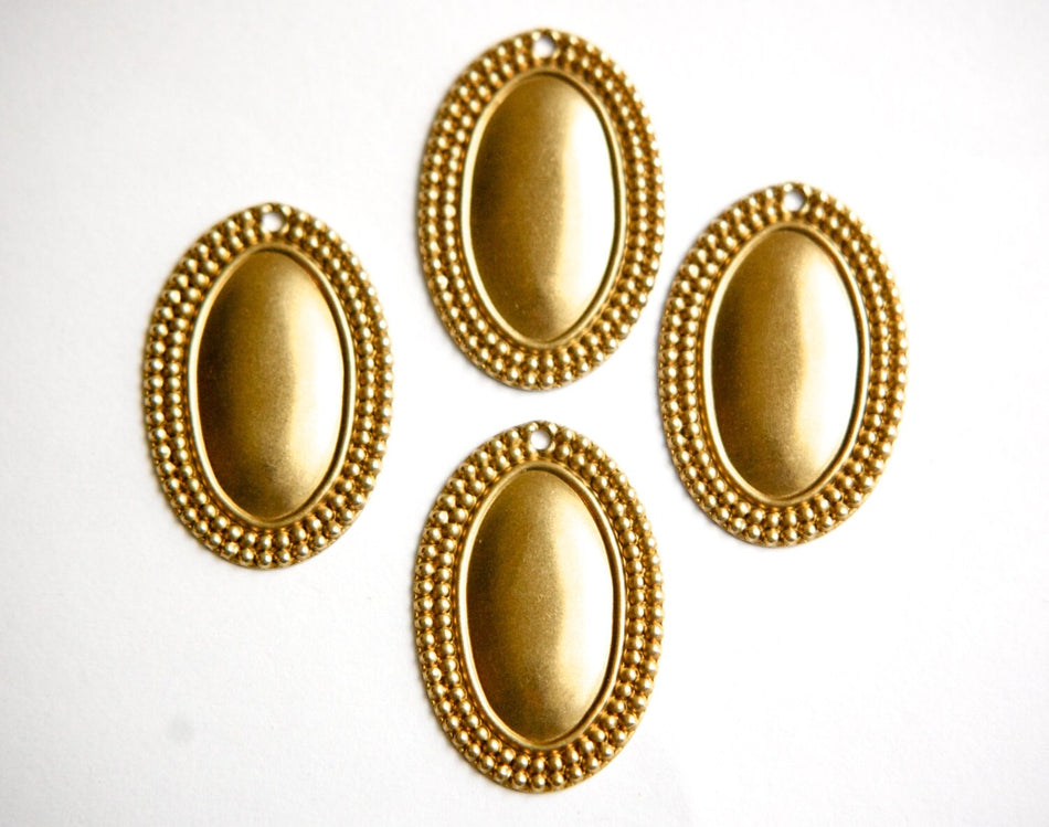 1 Hole Raw Brass Beaded Border Oval Charm Pendant Drop (6) mtl396E