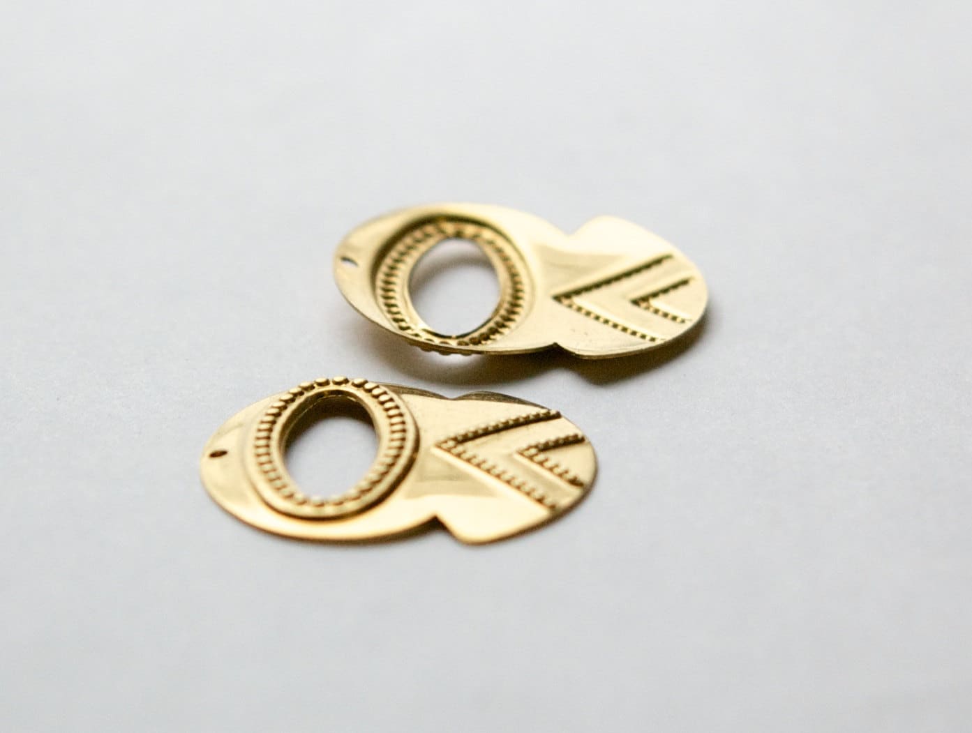 1 Hole Raw Brass Rounded Hoop Tribal Pendant (6) mtl427B