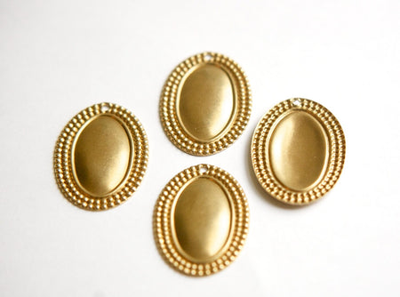 1 Hole Raw Brass Beaded Border Oval Charm Pendant Drop (6) mtl396E