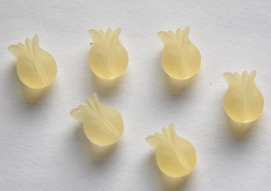 Vintage Matte Yellow Lucite Tulip Flower Beads SM (8) bds582B