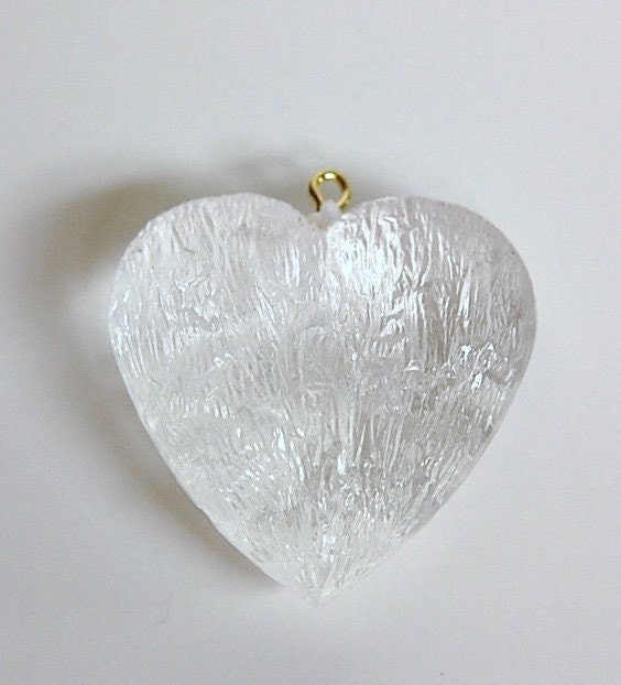 Vintage Clear Acrylic Crinkle Textured Heart Pendant pnd146C