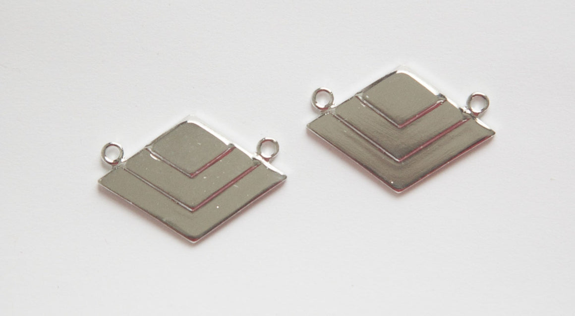 2 Loop Silver Plated Deco Layered V Connector Pendants (2) mtl407E