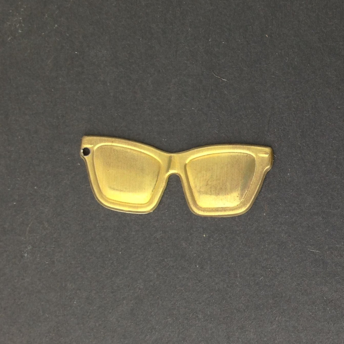 Raw Brass Sunglasses Charm Pendant 32x12mm (6) mtl059
