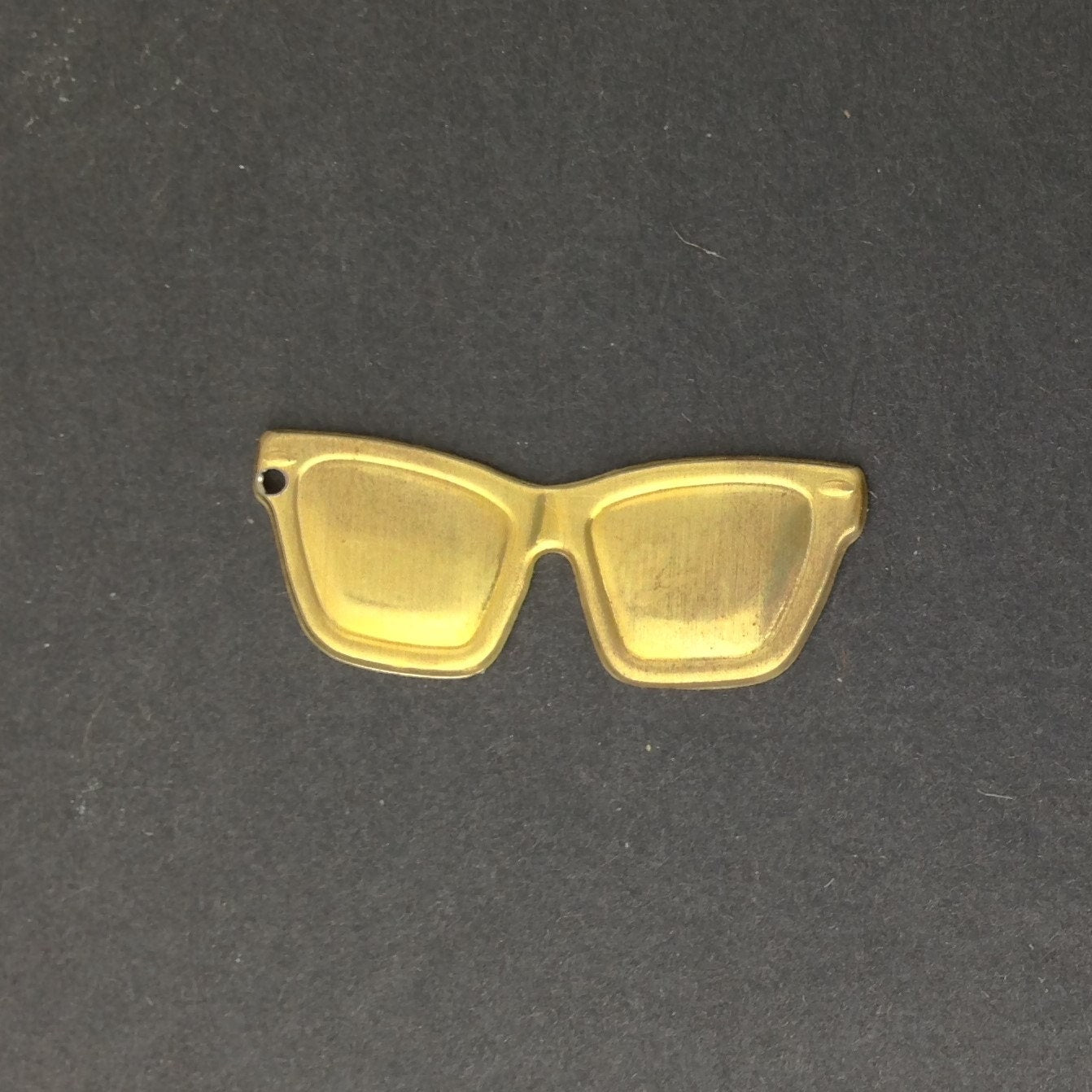 Raw Brass Sunglasses Charm Pendant 32x12mm (6) mtl059