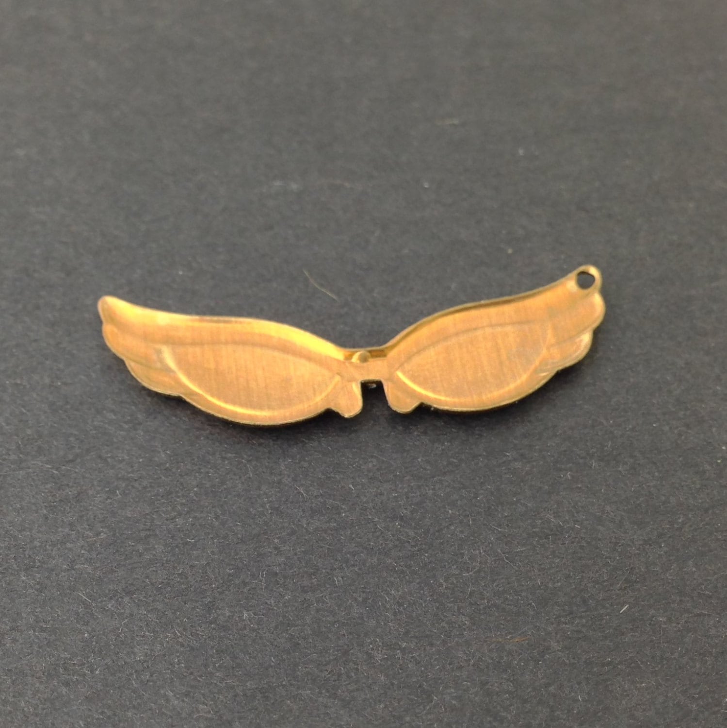 Raw Brass Retro Cats Eye Sunglasses Charm Pendant (6) mtl059A