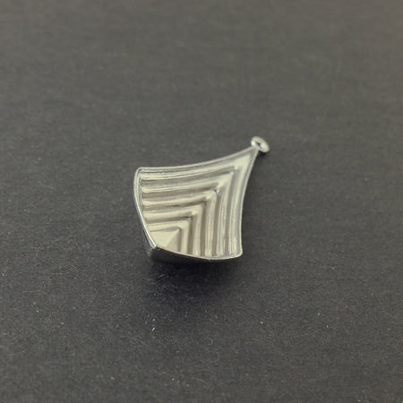 Silver Plated Raised Ribbed Pointed Pendant Drop (4) mtl065P