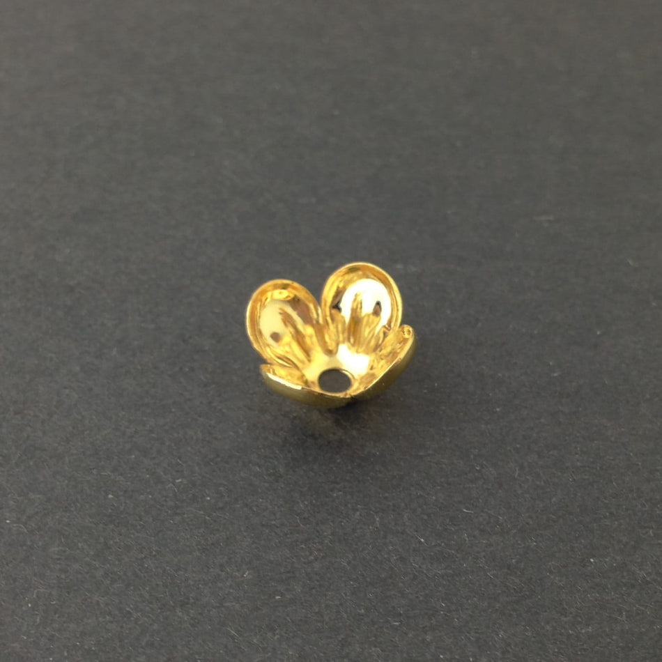 Gold Plated Rounded 4 Petal Bead Cap (8) mtl072B