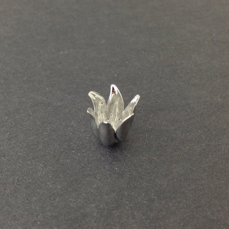 Silver Plated 6 Wavy Petal Flower Bead Cap 10mm (8) mtl073A