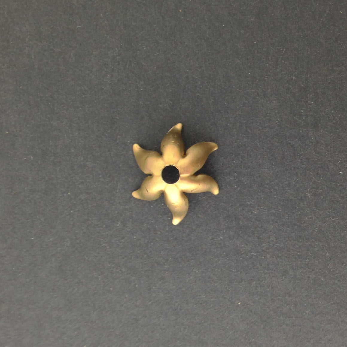 Raw Brass 6 Petal Flower Bead Cap (8) mtl071