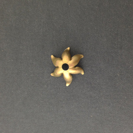 Raw Brass 6 Petal Flower Bead Cap (8) mtl071