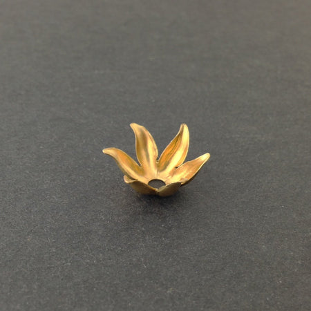 Raw Brass 6 Petal Flower Bead Cap (8) mtl071