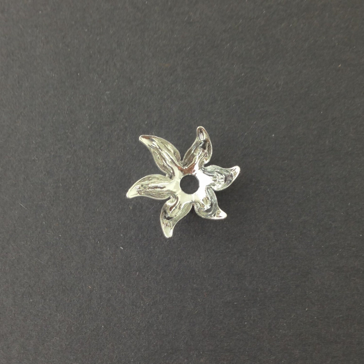 Silver Plated 6 Petal Flower Bead Cap (8) mtl071A