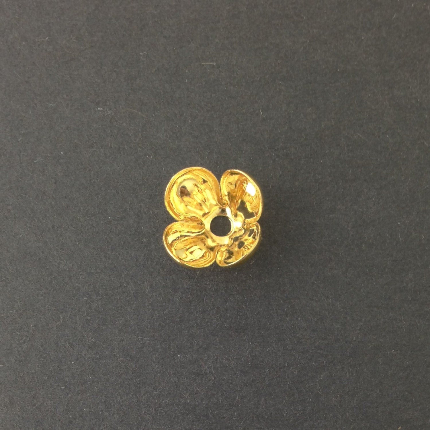 Gold Plated Rounded 4 Petal Bead Cap (8) mtl072B