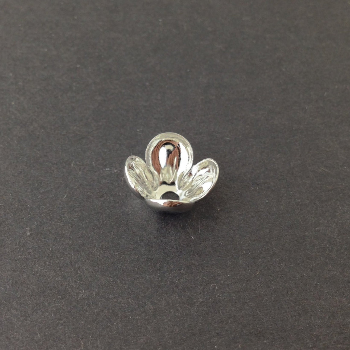Silver Plated Rounded 4 Petal Bead Cap 12mm (8) mtl072A