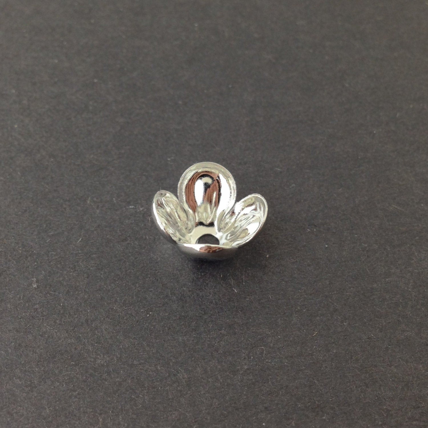 Silver Plated Rounded 4 Petal Bead Cap 12mm (8) mtl072A