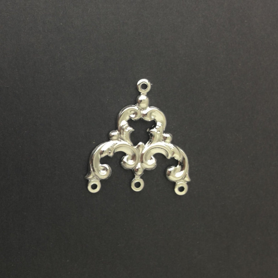4 Loop Silver Plated Brass Scrolled Chandelier Pendant Findings 23x22mm (4) mtl084A