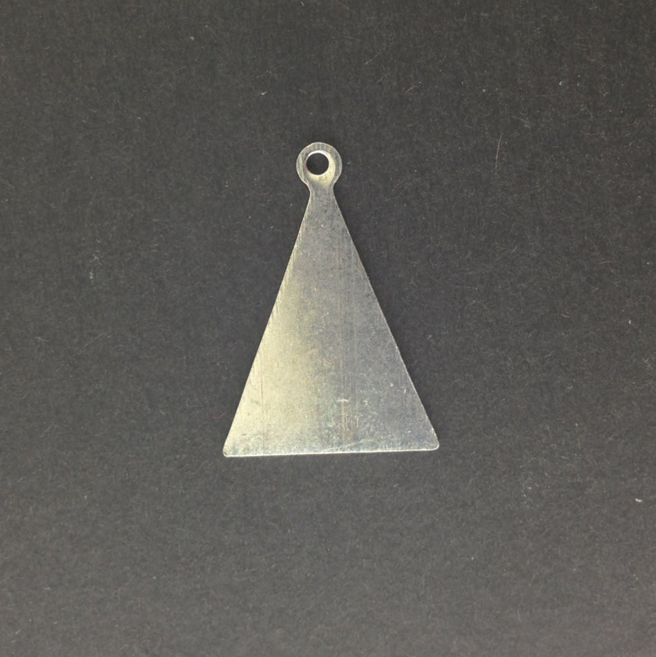 Antiqued Silver Textured Pattern Triangle with Loop Charm Pendant  (6) mtl399D