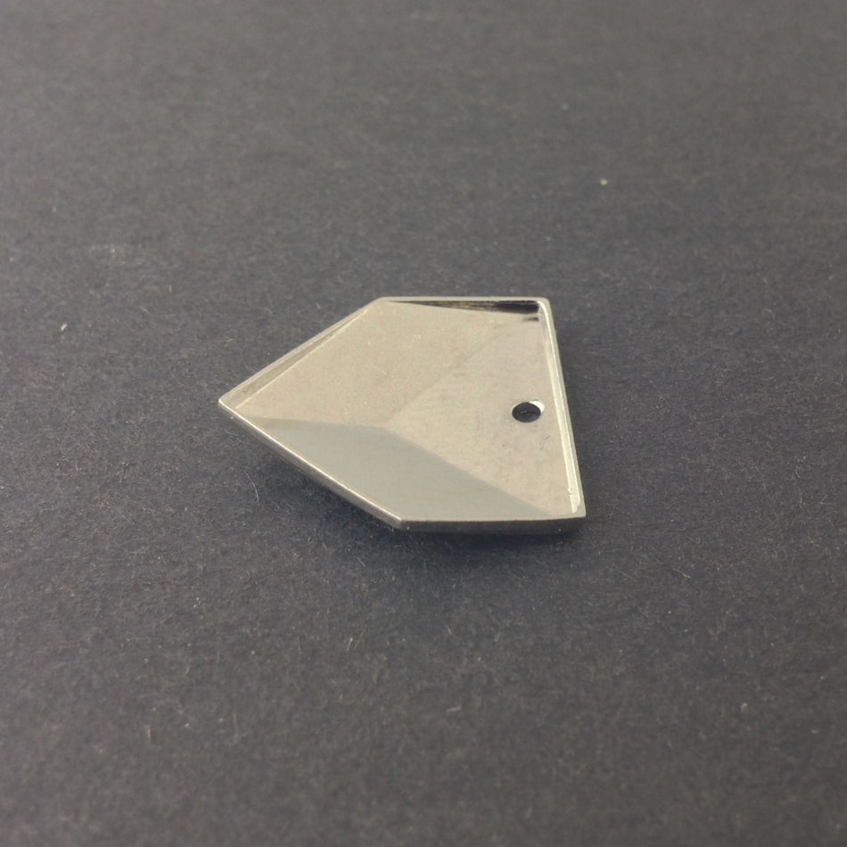 1 Hole Silver Plated Geometric Triangle Charms Drops 18x18mm (6) mtl076C