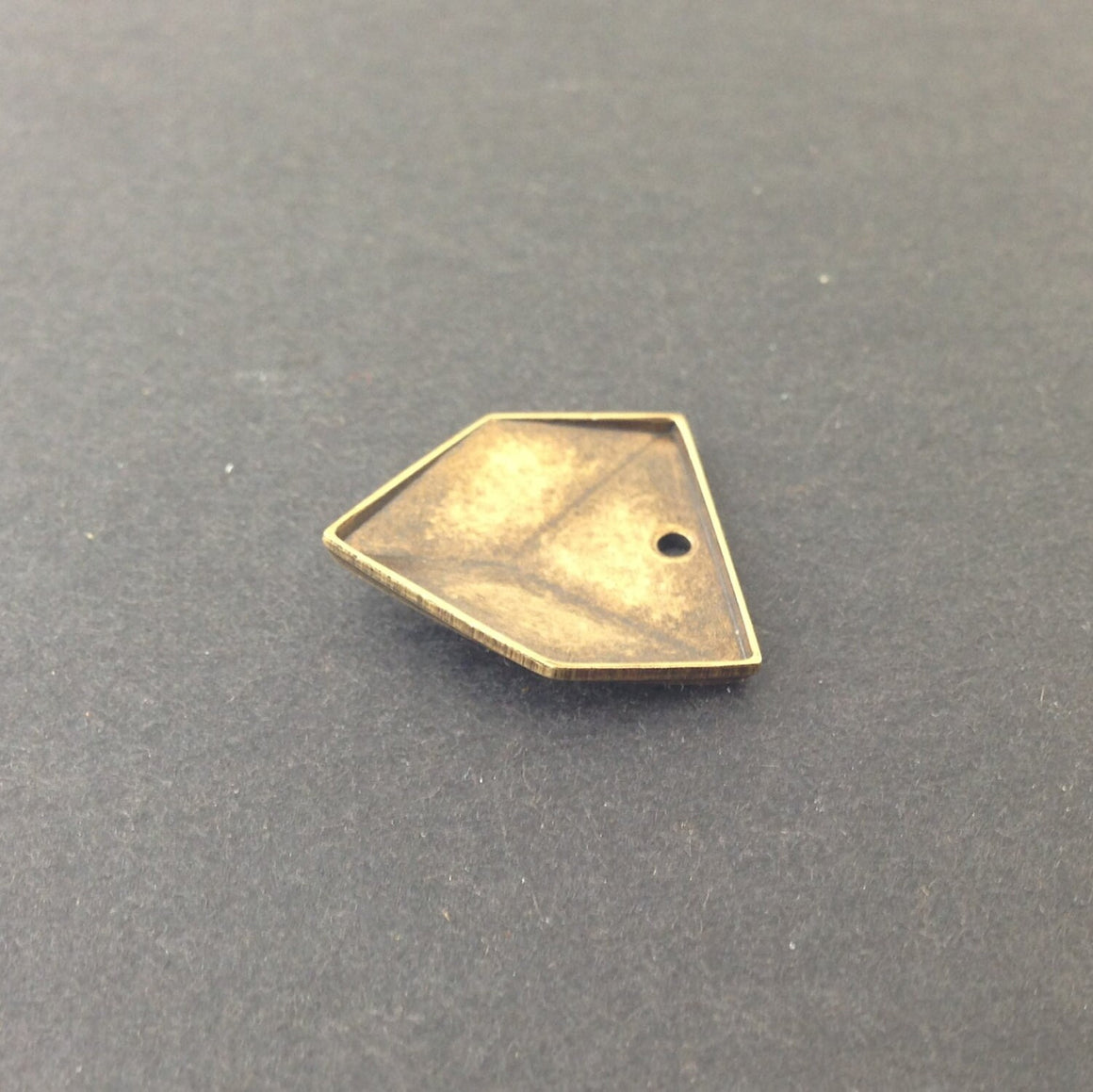 1 Hole Brass Ox Plated Geometric Triangle Charms Drops 18x18mm (6) mtl076E