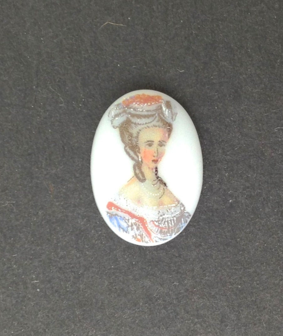 Vintage Woman Cameo with Coral Oval Cabochon 18X13mm (2) cab856B