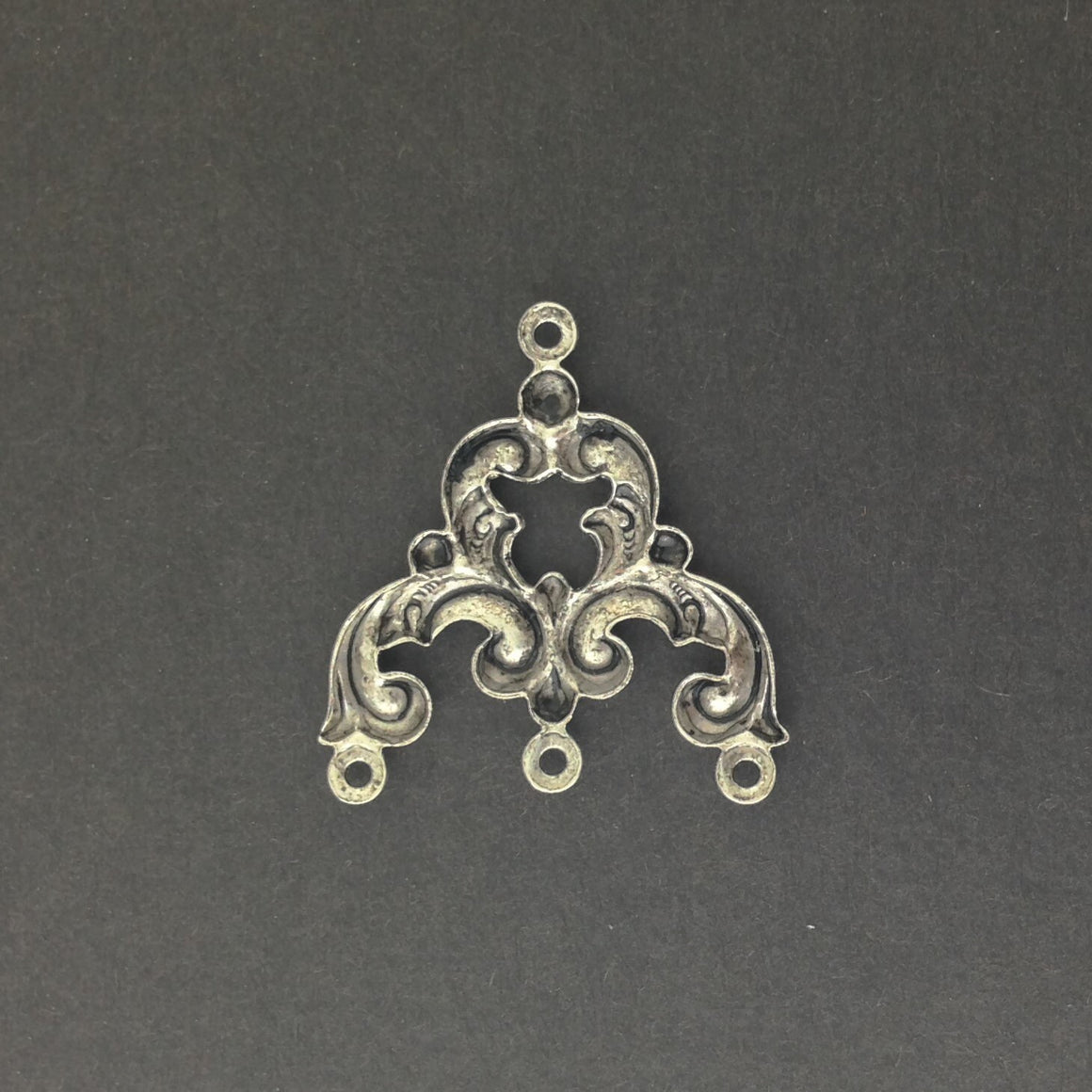 4 Loop Antiqued Silver Plated Brass Scrolled Chandelier Pendant Findings 23x22mm (4) mtl084C
