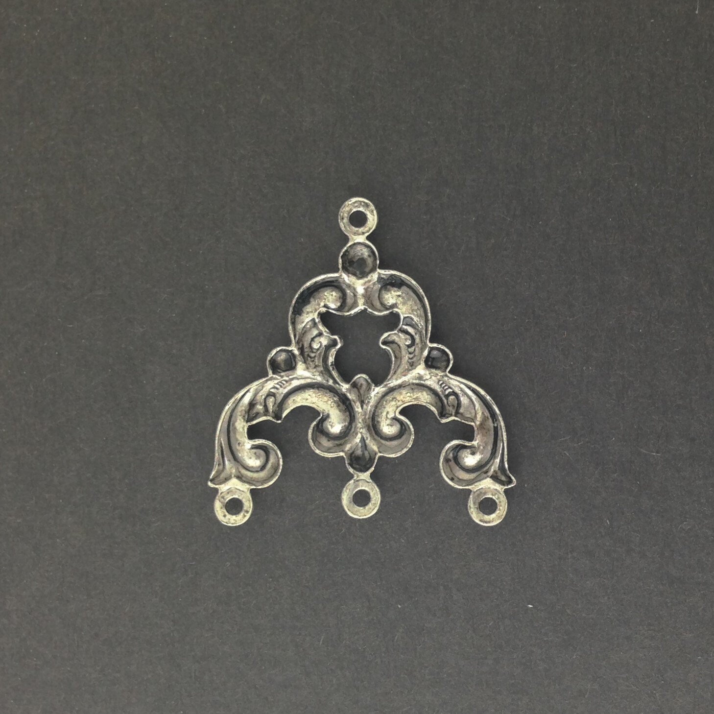 4 Loop Antiqued Silver Plated Brass Scrolled Chandelier Pendant Findings 23x22mm (4) mtl084C