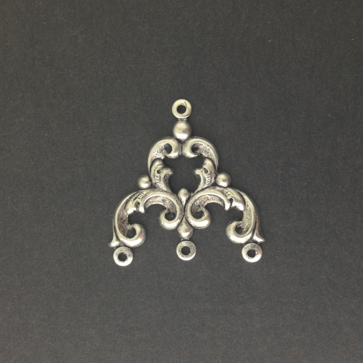 4 Loop Antiqued Silver Plated Brass Scrolled Chandelier Pendant Findings 23x22mm (4) mtl084C