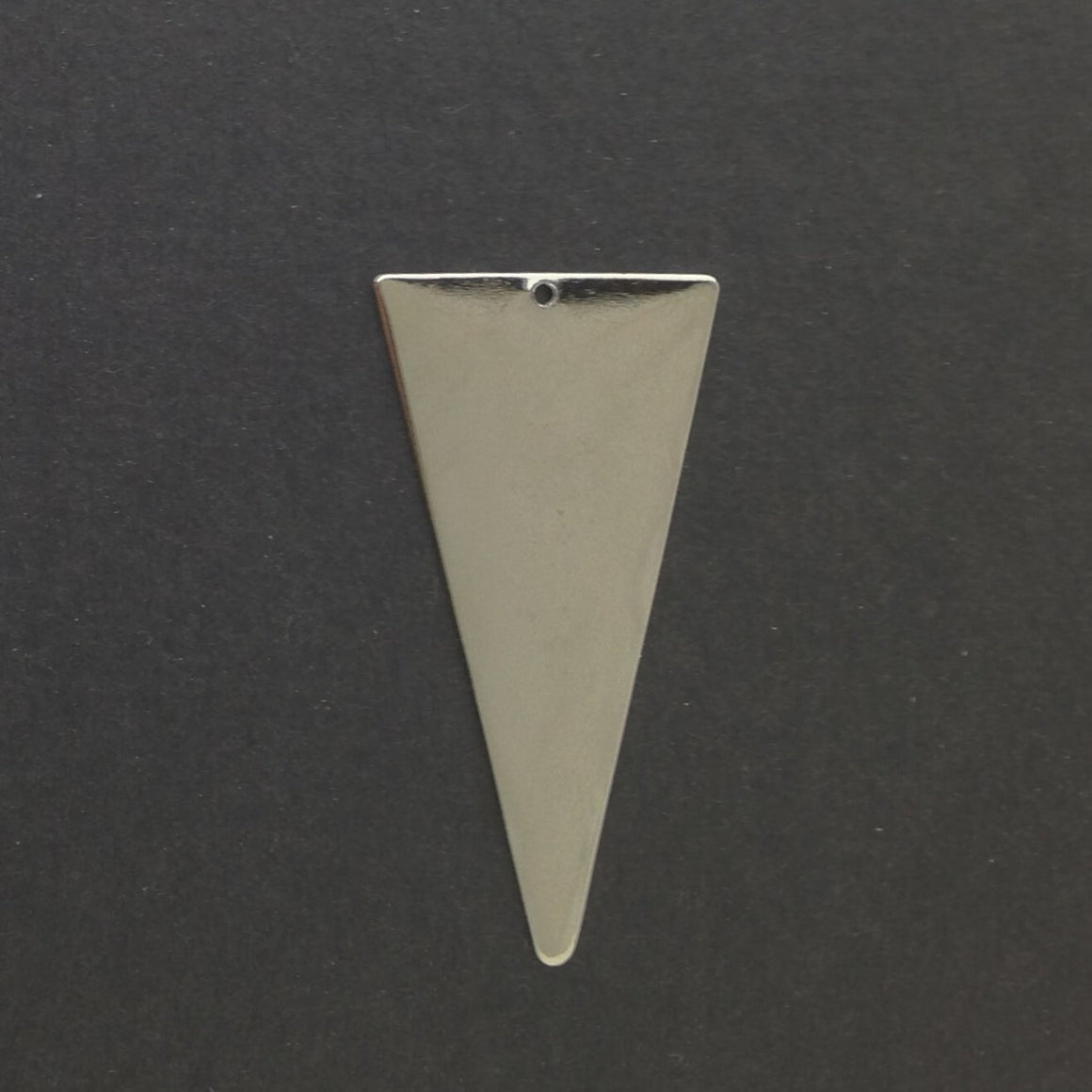 1 Bottom Hole Silver Plated Large Narrow Triangle Pendant (4) mtl200E
